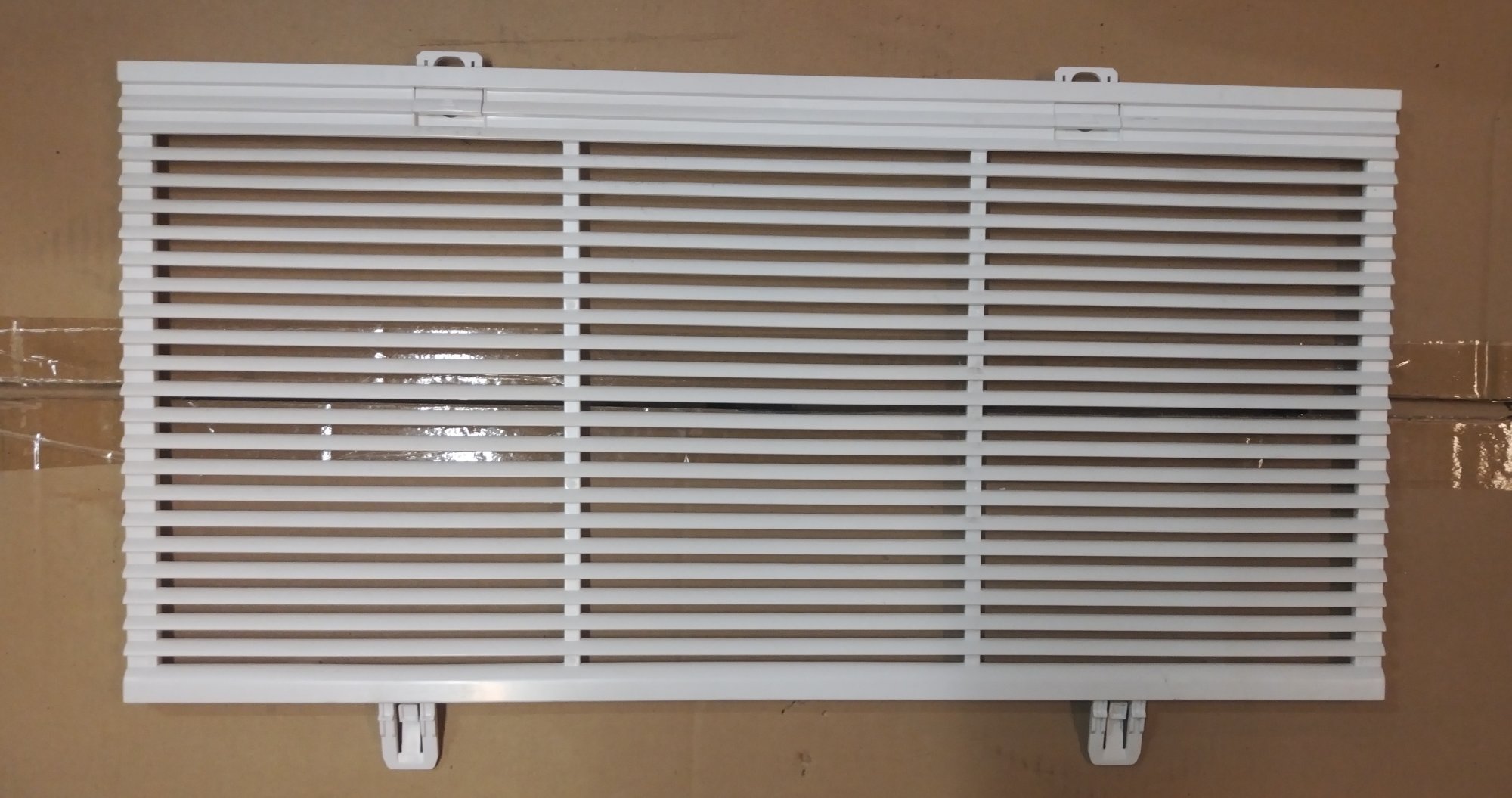 Решетка лицевая 574x282 (напольно-потолочный блок Midea 36,48,60) / 12122700000096